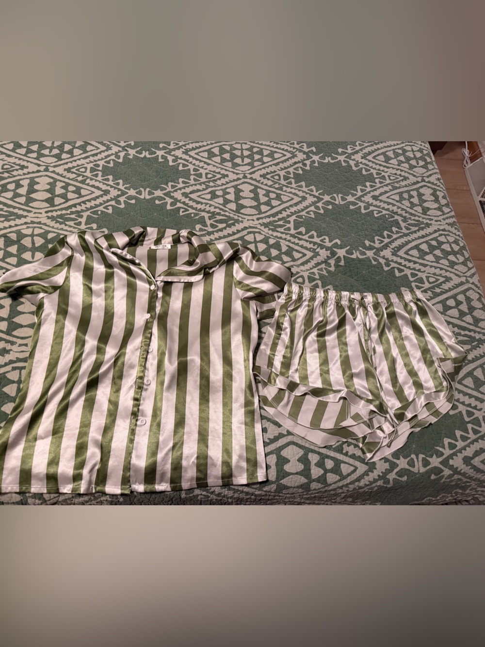Women’s Matching Pajama Set Size Medium